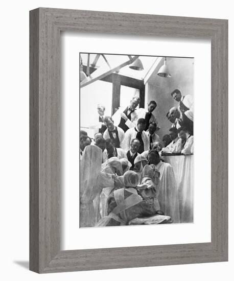 Mayo Clinic, 1913-null-Framed Photographic Print