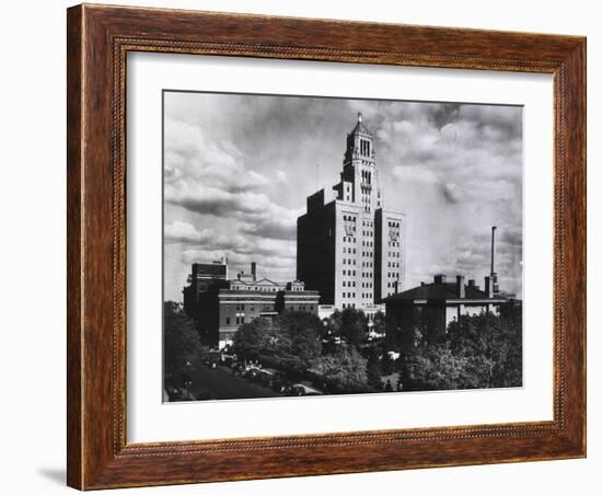 Mayo Clinic and Foundation, in Rochester, Minnesota in 1928-null-Framed Photo