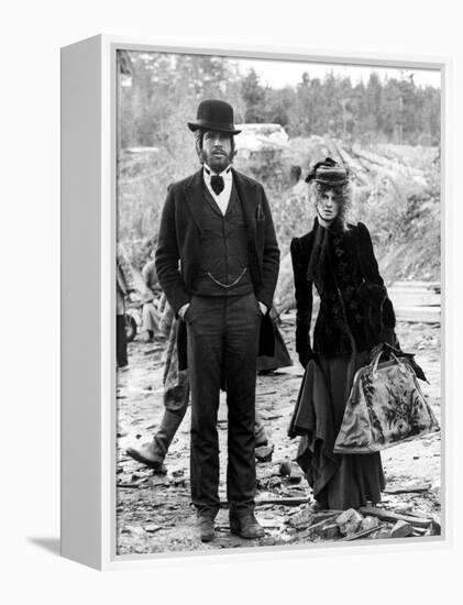 Mccabe And Mrs. Miller, Warren Beatty, Julie Christie, 1971-null-Framed Stretched Canvas