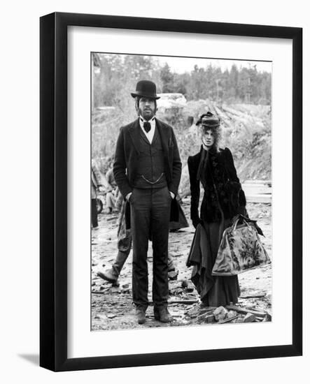 Mccabe And Mrs. Miller, Warren Beatty, Julie Christie, 1971--Framed Photo