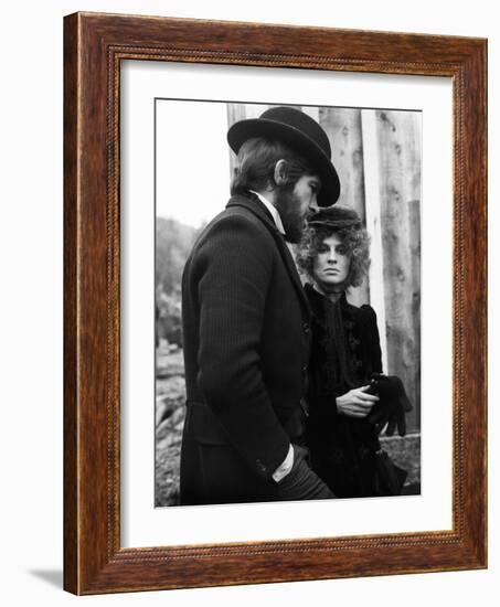 Mccabe And Mrs. Miller, Warren Beatty, Julie Christie, 1971-null-Framed Photo