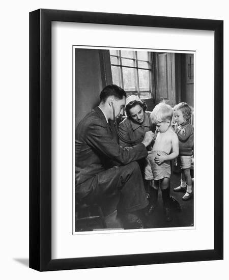 Medical Examination 1940-null-Framed Photographic Print