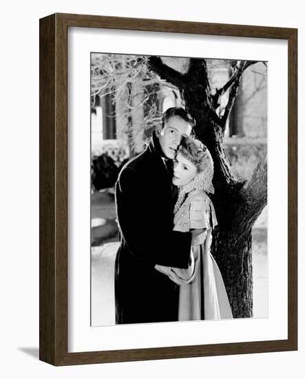 Meet Me in St. Louis, from Left: Tom Drake, Judy Garland, 1944-null-Framed Photo