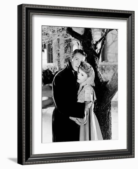 Meet Me in St. Louis, from Left: Tom Drake, Judy Garland, 1944-null-Framed Photo