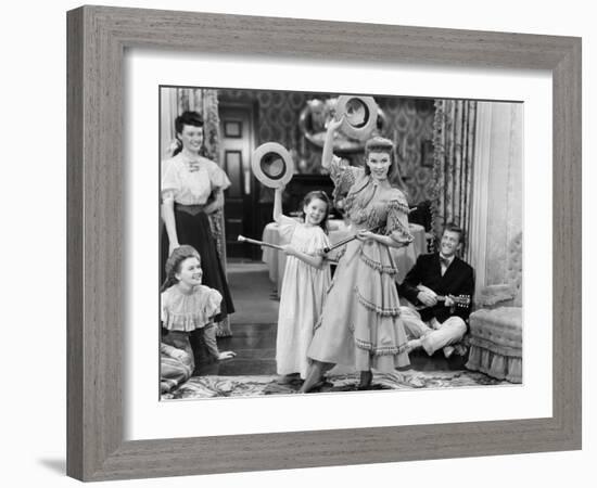 Meet Me In St. Louis, Margaret O'Brien, Judy Garland, 1944-null-Framed Photo