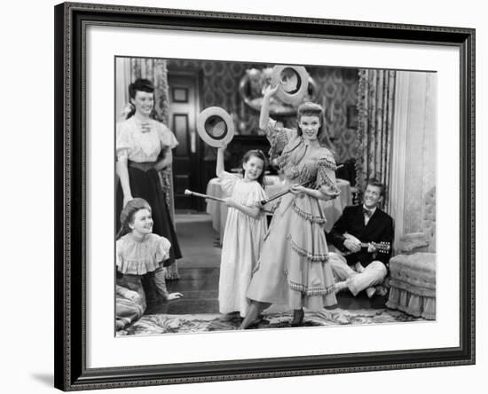 Meet Me In St. Louis, Margaret O'Brien, Judy Garland, 1944-null-Framed Photo