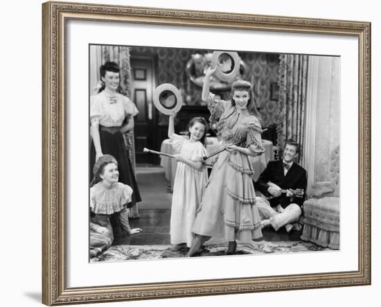 Meet Me In St. Louis, Margaret O'Brien, Judy Garland, 1944-null-Framed Photo