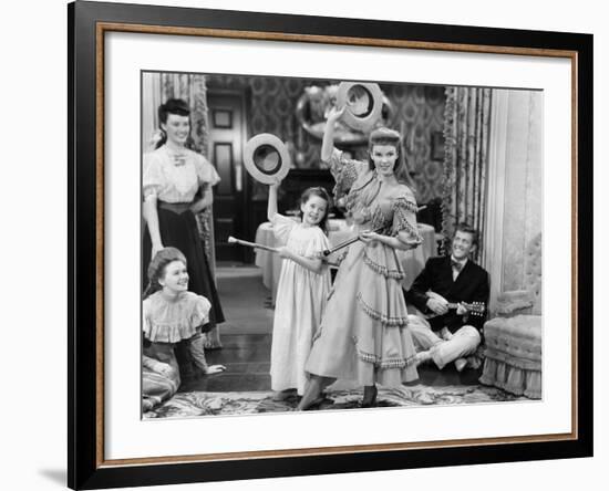 Meet Me In St. Louis, Margaret O'Brien, Judy Garland, 1944-null-Framed Photo