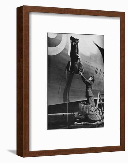 Members of the WAAF serving in Coastal Command, c1940 (1943)-Unknown-Framed Photographic Print