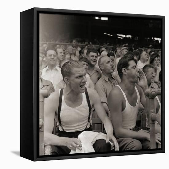 Men Booing Cincinnati Reds-null-Framed Premier Image Canvas