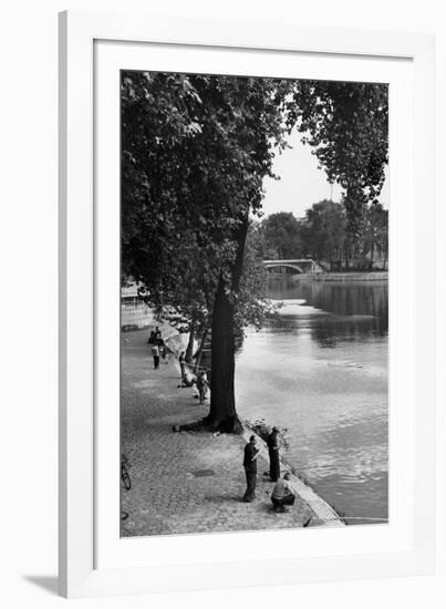 Men Fishing along the Seine-Jules Dortes-Framed Giclee Print