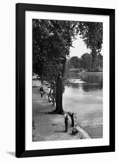 Men Fishing along the Seine-Jules Dortes-Framed Giclee Print