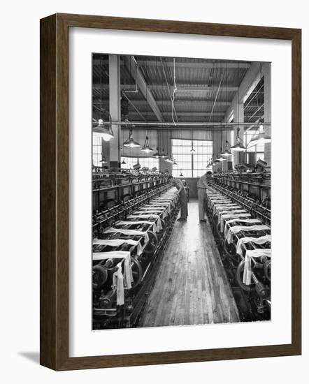 Men Working in a Factory-Carl Mydans-Framed Photographic Print