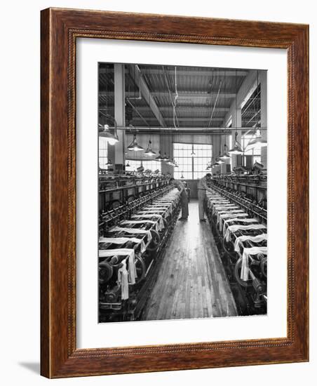 Men Working in a Factory-Carl Mydans-Framed Photographic Print