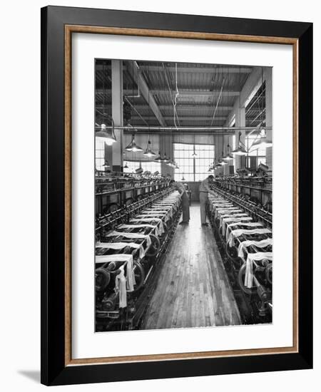 Men Working in a Factory-Carl Mydans-Framed Photographic Print