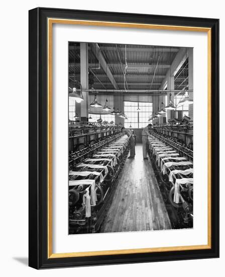 Men Working in a Factory-Carl Mydans-Framed Photographic Print