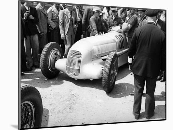 Mercedes-Benz W25 at the French Grand Prix, Montlhery, 1934-null-Mounted Photographic Print