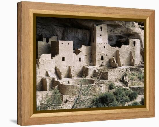 Mesa Verde Native American cliff dwelling site, Colorado, USA-Werner Forman-Framed Premier Image Canvas