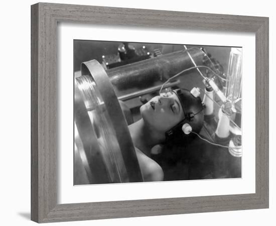 Metropolis, Brigitte Helm, 1927-null-Framed Photo