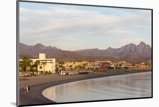 Mexico, Baja California Sur, Sea of Cortez, Beach walkers.-Trish Drury-Mounted Photographic Print