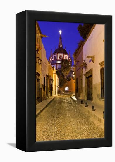 Mexico, San Miguel de Allende. Street scene with La Parroquia.-Don Paulson-Framed Premier Image Canvas