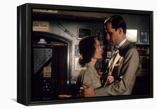 Mia Farrow and Jeff Daniels PURPLE ROSE OF CAIRO, 1985 directed by WOOD Y ALLEN (photo)-null-Framed Stretched Canvas
