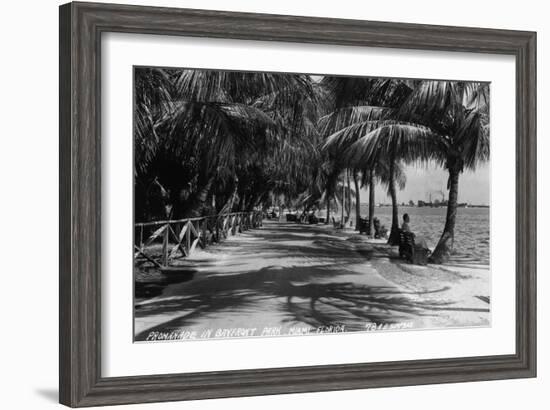 Miami, Florida - Bayfront Park Promanade Scene-Lantern Press-Framed Art Print