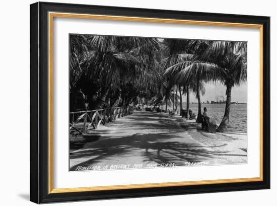 Miami, Florida - Bayfront Park Promanade Scene-Lantern Press-Framed Art Print