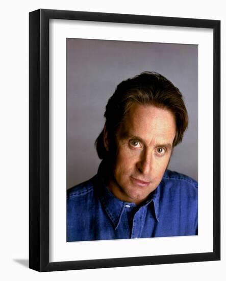 MICHAEL DOUGLAS (photo)-null-Framed Photo