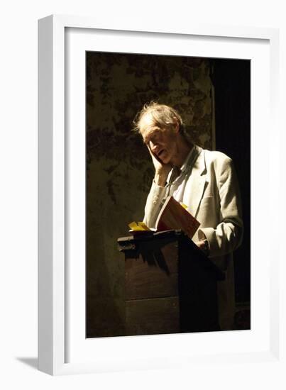 Michael Horovitz, Museum of Immigration, London, September 11th, 2009-Veronique Dubois-Framed Photographic Print