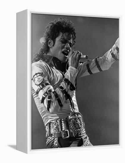 Michael Jackson Performing-null-Framed Premier Image Canvas