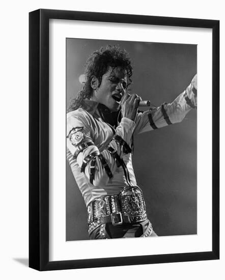 Michael Jackson Performing-null-Framed Premium Photographic Print