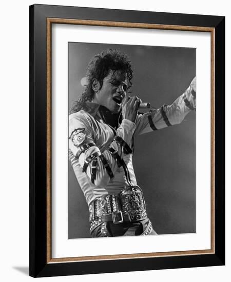 Michael Jackson Performing--Framed Premium Photographic Print