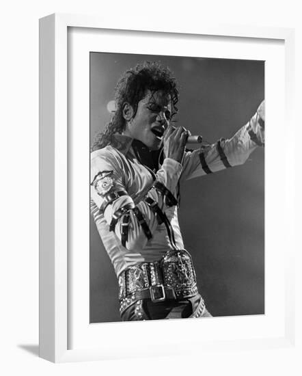Michael Jackson Performing--Framed Premium Photographic Print