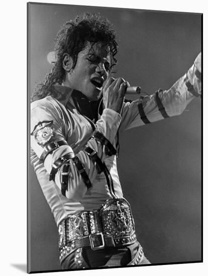 Michael Jackson Performing-null-Mounted Premium Photographic Print