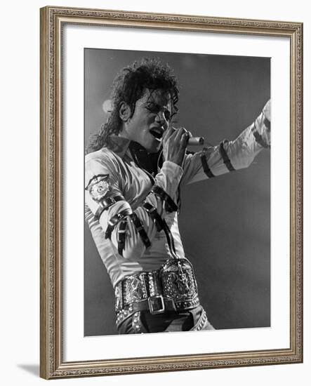 Michael Jackson Performing-null-Framed Premium Photographic Print