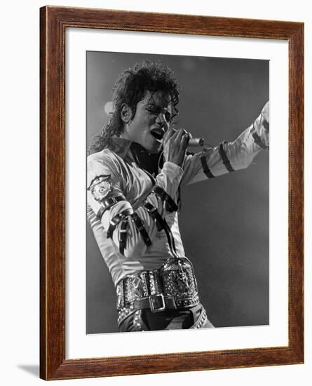 Michael Jackson Performing-null-Framed Premium Photographic Print