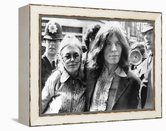 Mick Jagger and His Girl Friend, Singer Marianne Faithful Arrive at Magistrate's Court-null-Framed Stretched Canvas