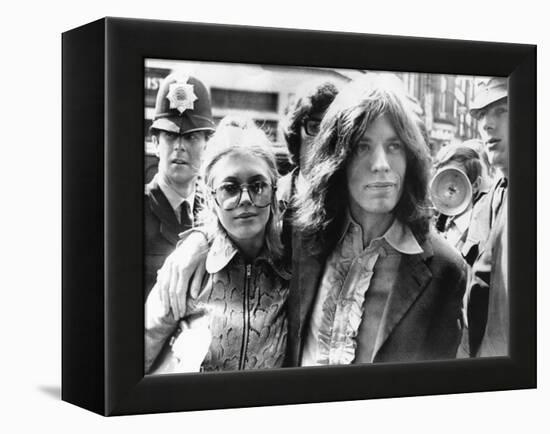 Mick Jagger and His Girl Friend, Singer Marianne Faithful Arrive at Magistrate's Court-null-Framed Stretched Canvas