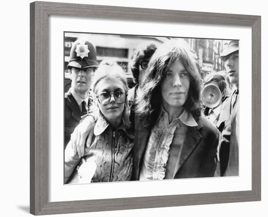 Mick Jagger and His Girl Friend, Singer Marianne Faithful Arrive at Magistrate's Court-null-Framed Photo