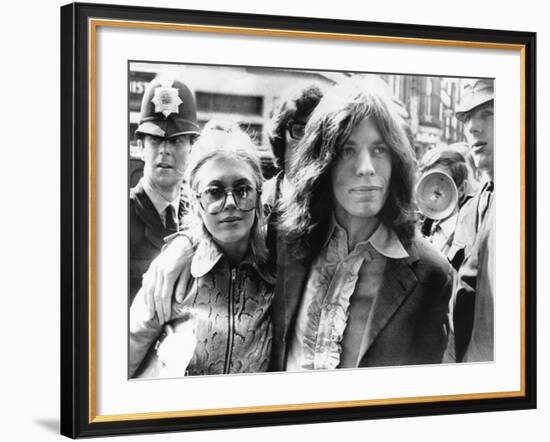 Mick Jagger and His Girl Friend, Singer Marianne Faithful Arrive at Magistrate's Court-null-Framed Photo