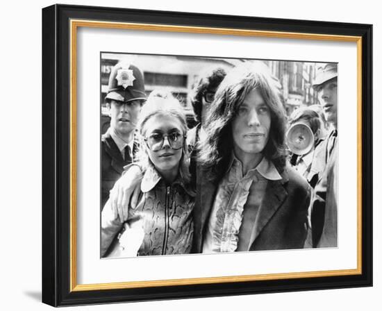 Mick Jagger and His Girl Friend, Singer Marianne Faithful Arrive at Magistrate's Court-null-Framed Photo