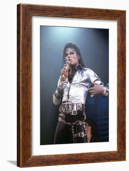 Mickael Jackson on Stage in Los Angeles in 1993-null-Framed Photo