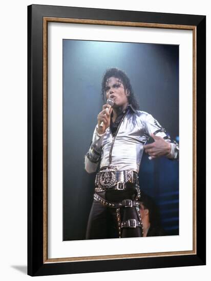 Mickael Jackson on Stage in Los Angeles in 1993-null-Framed Photo