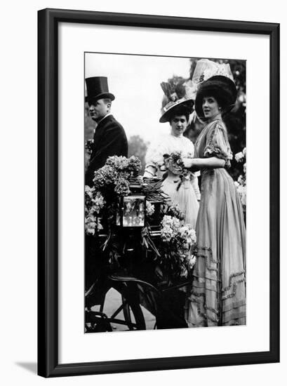 Middle-Class, Corso de Neuilly-Brothers Seeberger-Framed Photographic Print