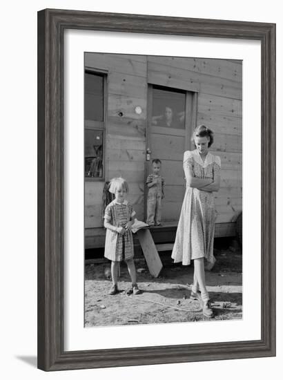 Migrant Mother and Children-Dorothea Lange-Framed Art Print