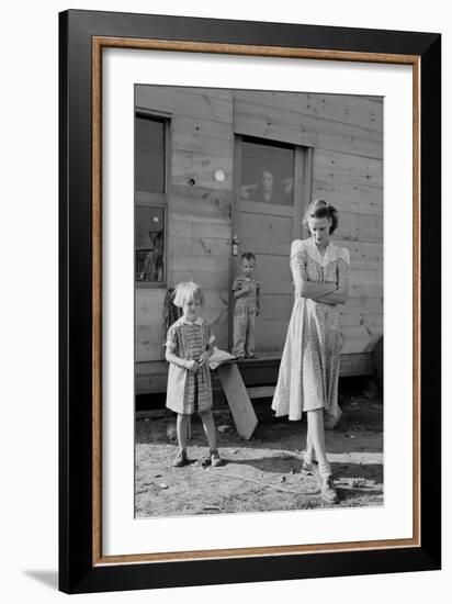 Migrant Mother and Children-Dorothea Lange-Framed Art Print