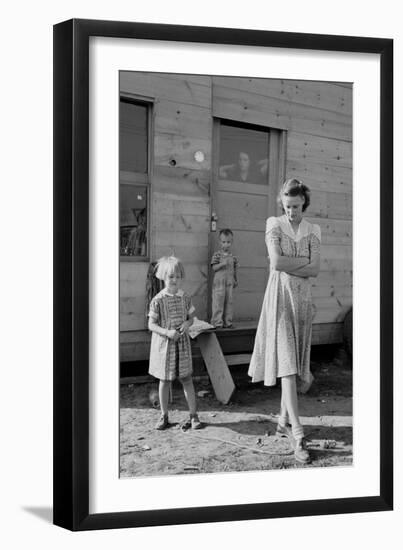 Migrant Mother and Children-Dorothea Lange-Framed Art Print