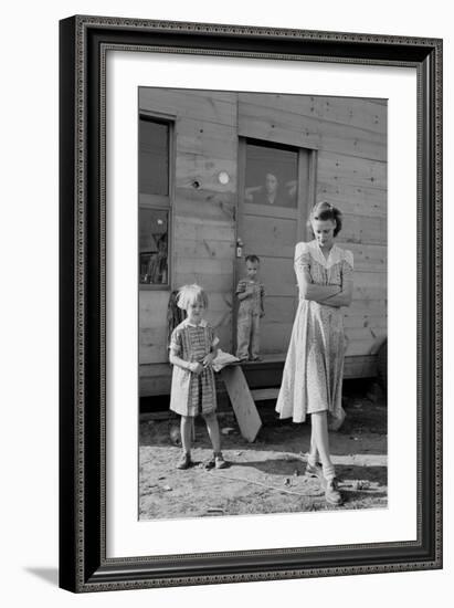 Migrant Mother and Children-Dorothea Lange-Framed Art Print