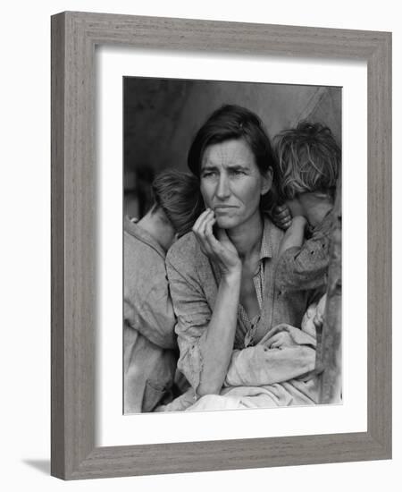 "Migrant Mother" Pea Picker in California Photograph - Nipomo, CA-Lantern Press-Framed Art Print